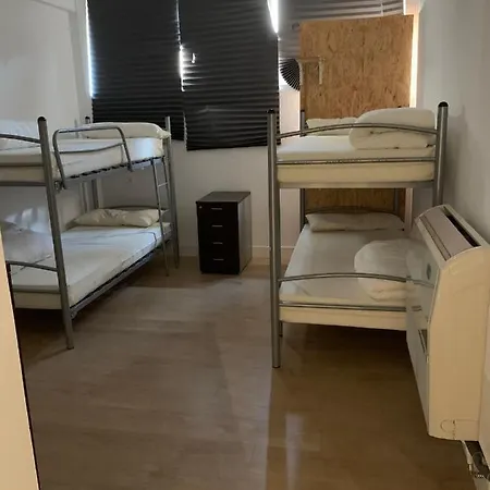 Хостел Bilbao Central Rooms *